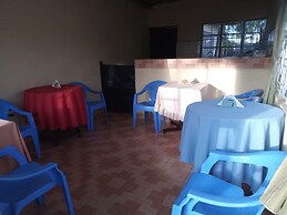 Acacia Hotel