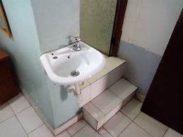 C.E.O Motel