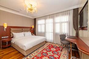 Blue Gilroy Hotel
