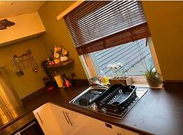 17G Regent Place