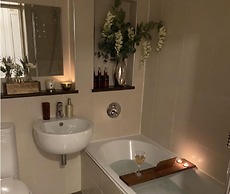 17G Regent Place