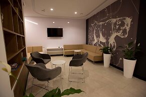 IQ Planet Hotel