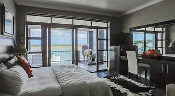 Isla Riverside Lodge