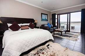 Isla Riverside Lodge