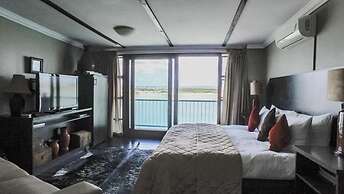 Isla Riverside Lodge