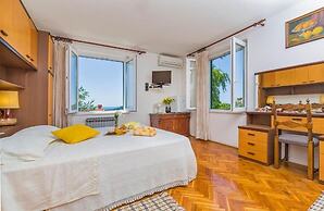Rooms on Konalu