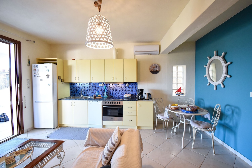 Areos Galaxy Apartments With Beach View