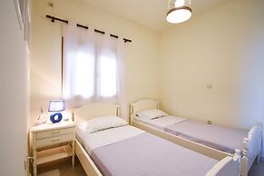 Areos Galaxy Apartments With Beach View