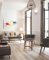 Puerta Catedral Holiday Suites