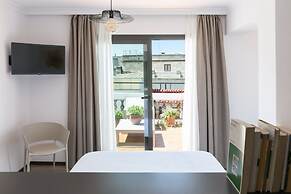 Puerta Catedral Holiday Suites