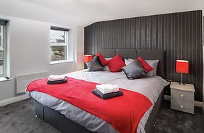 2 Bedrooms Sleeps 6 Near Top Blackpool Attractions