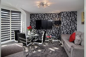 2 Bedrooms Sleeps 6 Near Top Blackpool Attractions