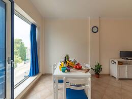 Bright Apartment 