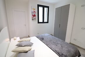 Holiday House 
