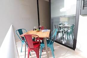 Modern Apartment 