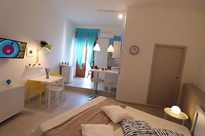 Casa Maya Modern Open-space Apartment Steps From Otrantos Seafront