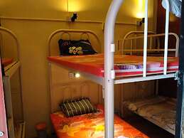 East & West Dormitory And Guesthouse