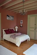 Le Logis Des Bessons