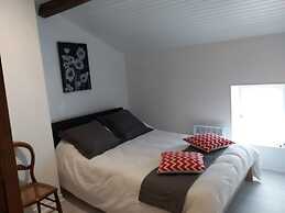 Le Logis Des Bessons