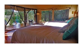 Mara Crossing Camp