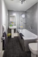 2 Bdrm Sleeps 7 Near Top Attractions Free Parking