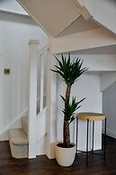 Upstairs at 33