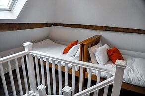 Upstairs at 33