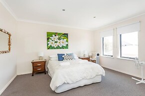 Seaview Apartment