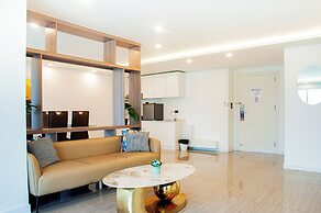 HT9 HOTEL