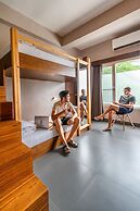 Minimalist Poshtel and Suites - Hostel
