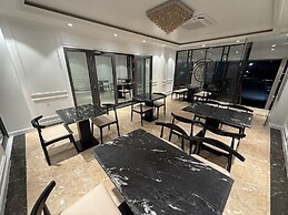 The Nova Hotel & Apartment
