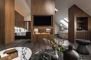 The Lynx Mountain Resort