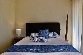 Grand Bleu Apartments & Villas