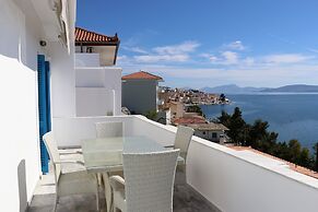 Grand Bleu Apartments & Villas