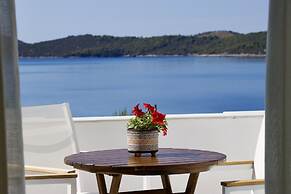 Grand Bleu Apartments & Villas