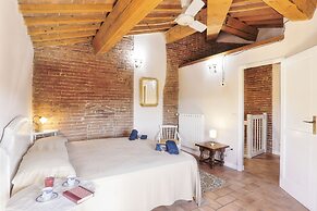 Elegant Panoramic Apartment