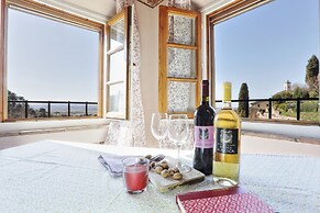 Elegant Panoramic Apartment