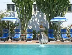 Room in B&B - Ischia, 1 Relaxing Doubles Hotel Imperamare