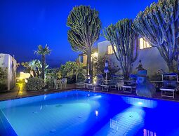 Room in B&B - Ischia, 1 Relaxing Doubles Hotel Imperamare