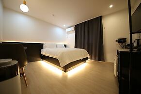 The Leeds Hotel