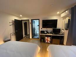 The Leeds Hotel