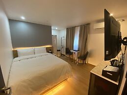 The Leeds Hotel