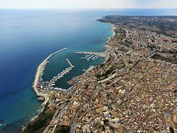 Apartment 250 Meters From the Beach With sea View