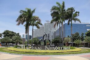 8 Newtown Boulevard