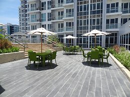 8 Newtown Boulevard
