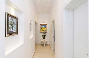 Apartment Take That