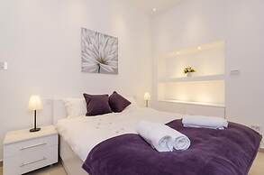 Apartment Take That
