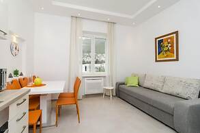 Apartment Take That