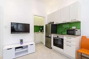 Apartment Take That