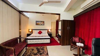 Hotel Grand Circle Inn